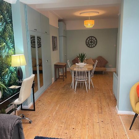 Right By Leigh Broadway Private Garden Large Ground Fl Apt Southend-on-Sea Exterior photo