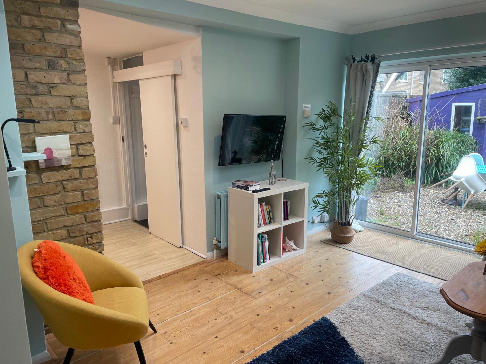 Right By Leigh Broadway Private Garden Large Ground Fl Apt Southend-on-Sea Exterior photo